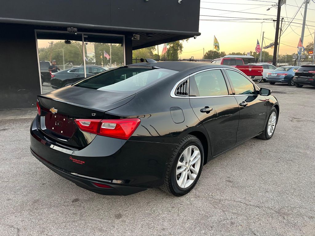 2017 Chevrolet Malibu Image 8