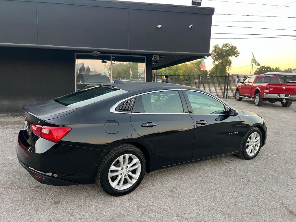 2017 Chevrolet Malibu Image 9
