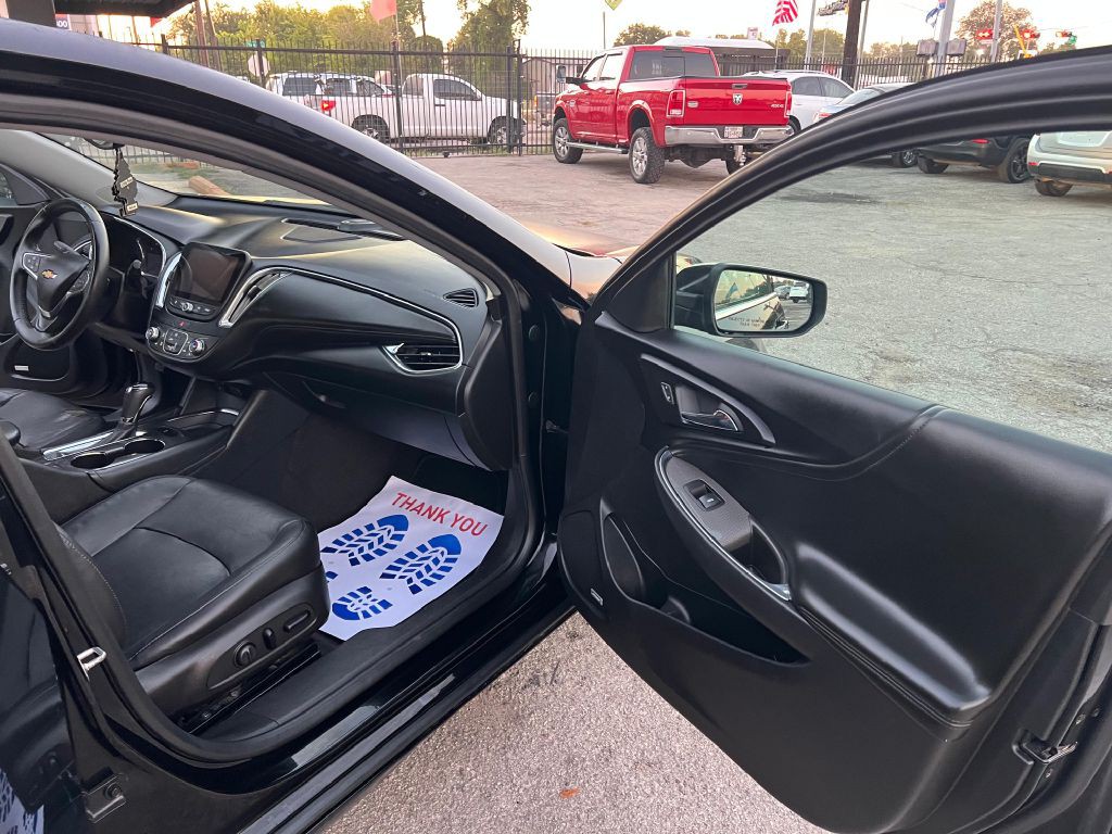 2017 Chevrolet Malibu Image 11