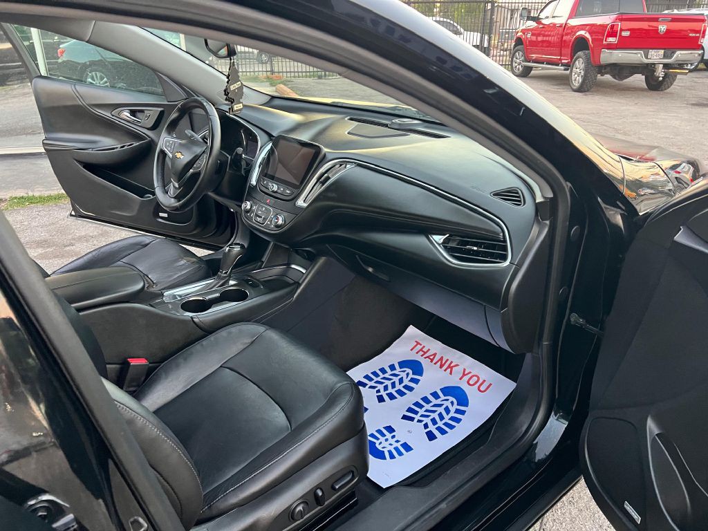 2017 Chevrolet Malibu Image 12