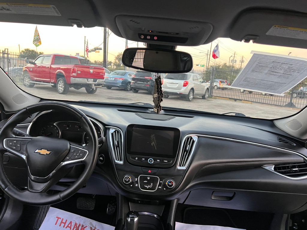 2017 Chevrolet Malibu Image 14