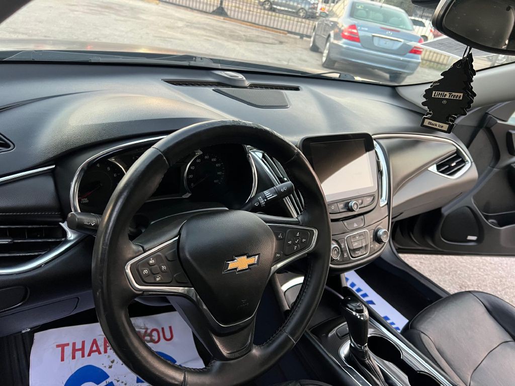 2017 Chevrolet Malibu Image 18