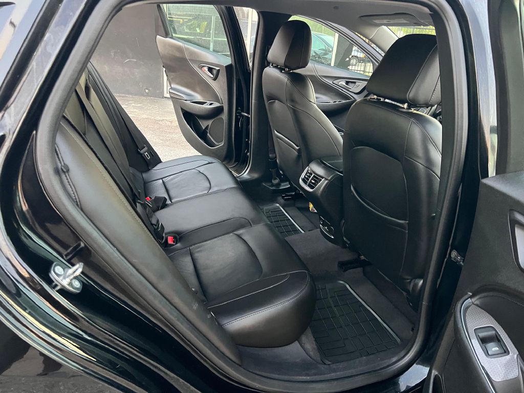 2017 Chevrolet Malibu Image 20