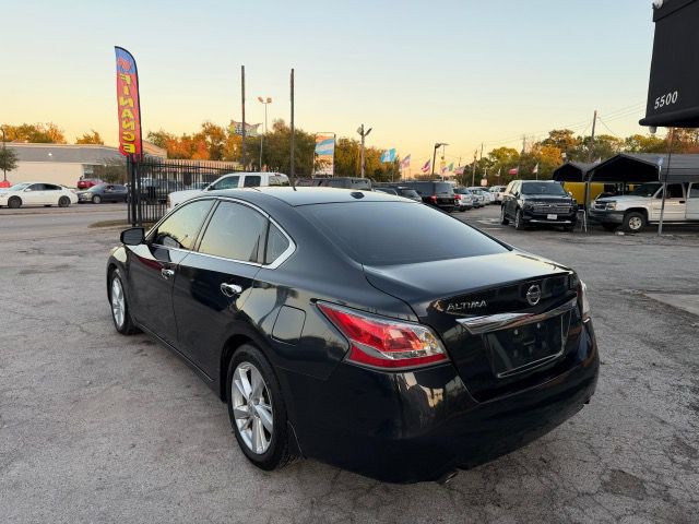 2015 Nissan Altima Image 8