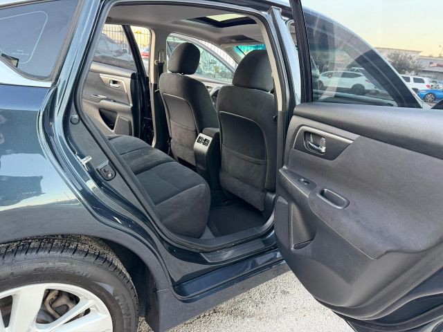 2015 Nissan Altima Image 10