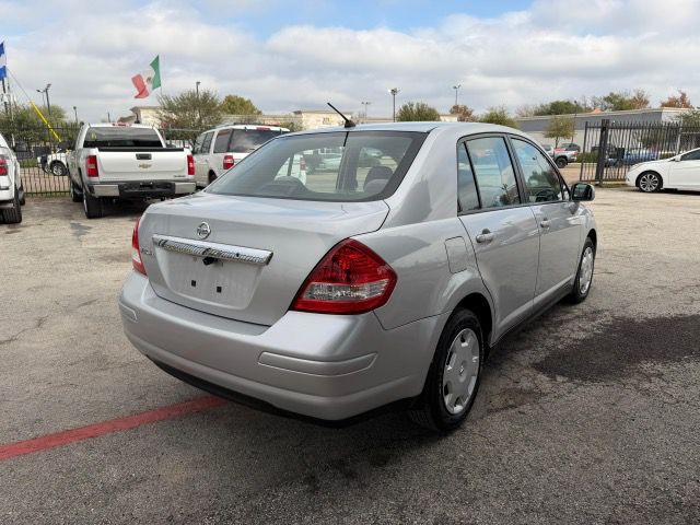 2009 Nissan Versa Image 4