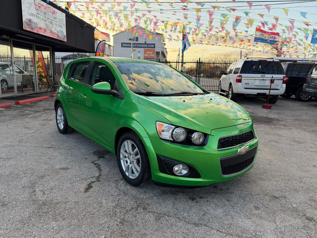 2014 Chevrolet Sonic Image 2