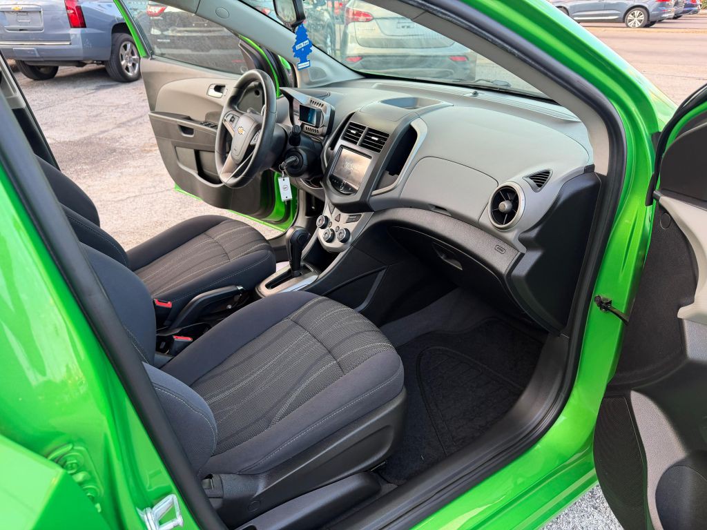 2014 Chevrolet Sonic Image 10