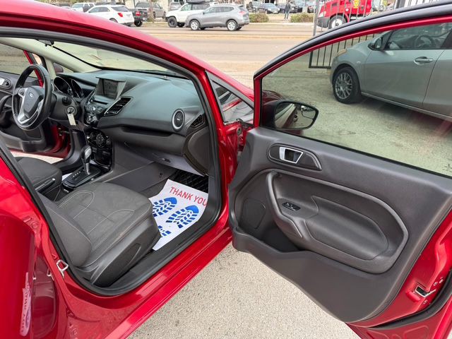 2016 Ford Fiesta Image 11