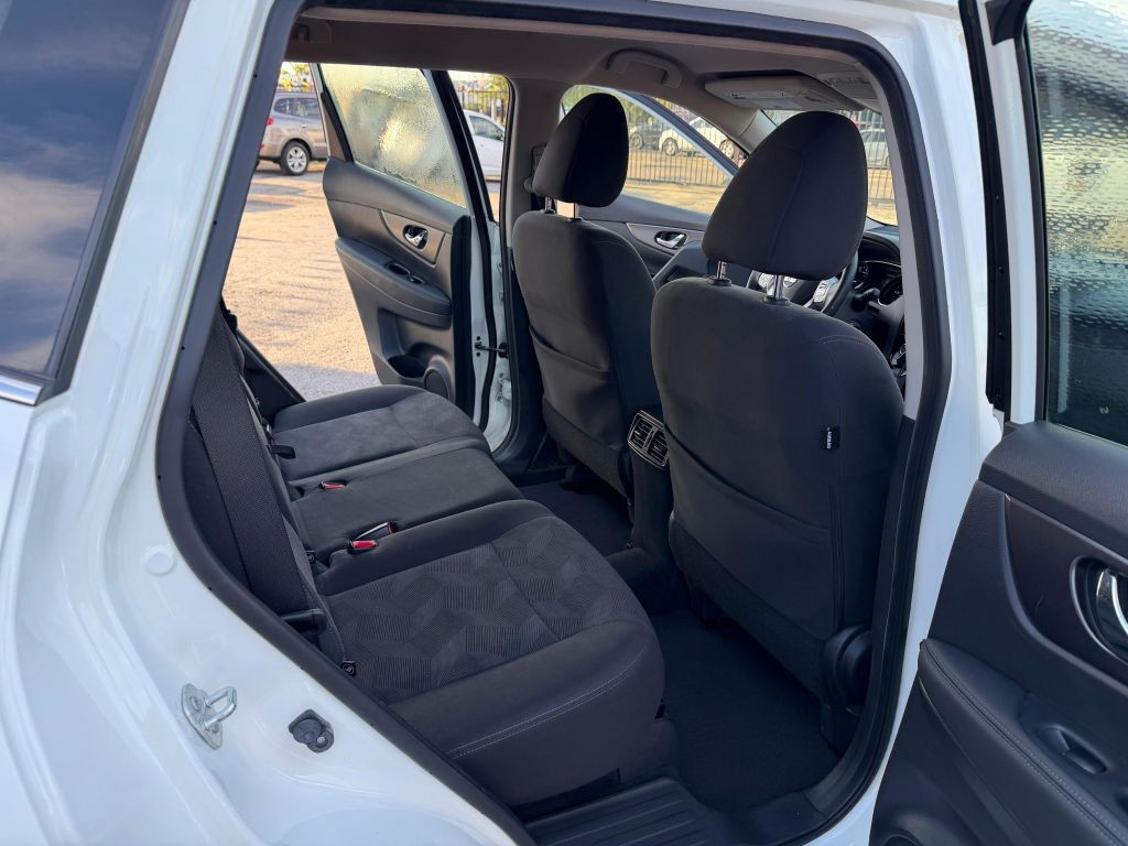 2016 Nissan Rogue Image 15