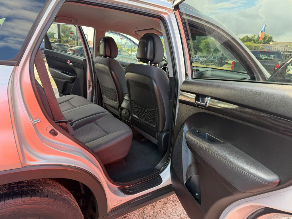 2011 Kia Sorento Image 14