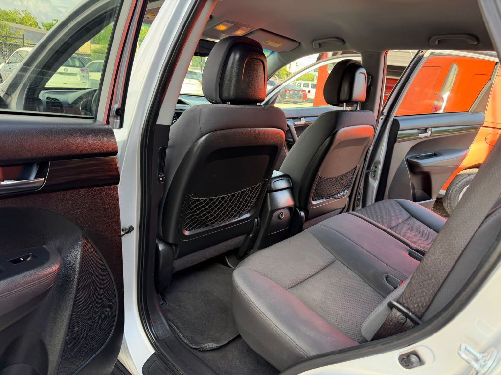 2011 Kia Sorento Image 15