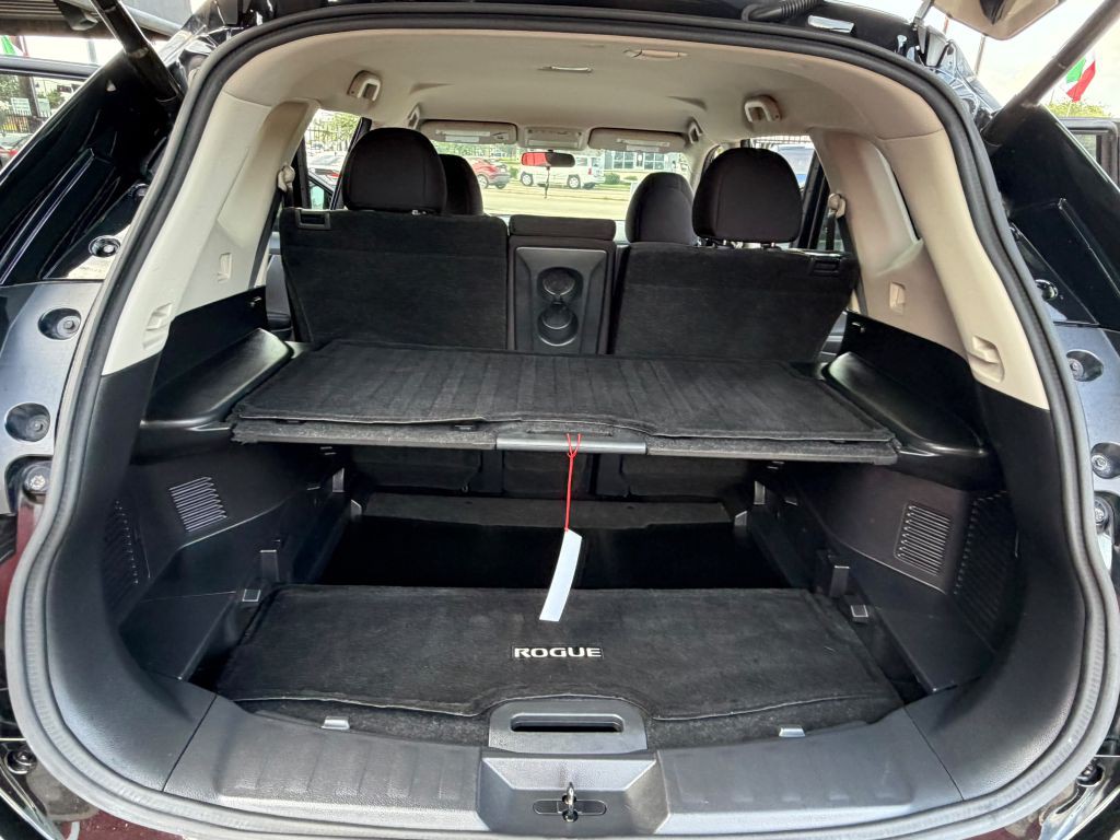 2018 Nissan Rogue Image 12