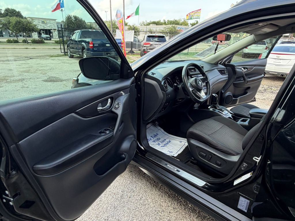 2018 Nissan Rogue Image 21