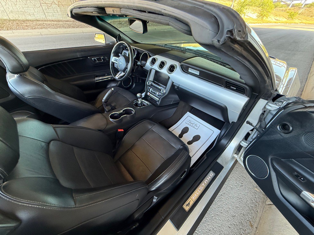 2015 Ford Mustang Image 20