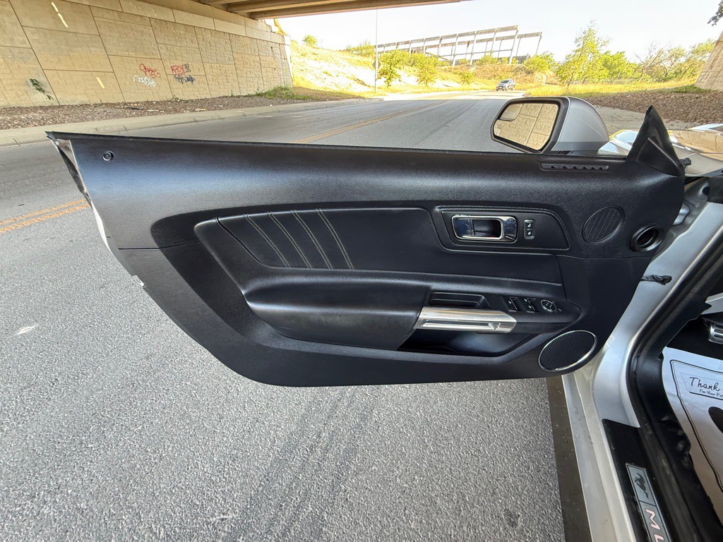 2015 Ford Mustang Image 24