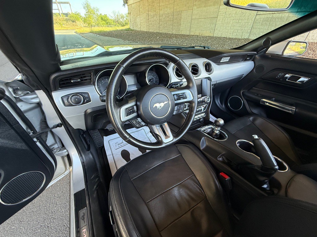 2015 Ford Mustang Image 25