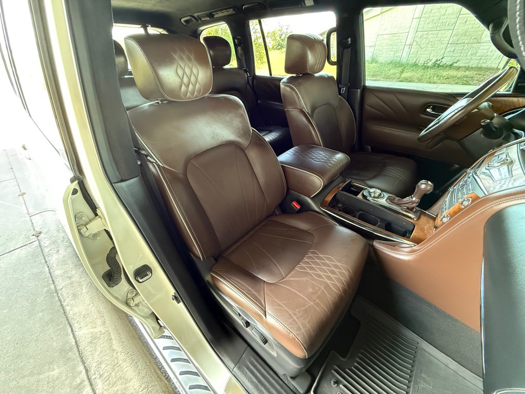2016 INFINITI QX80 Image 14