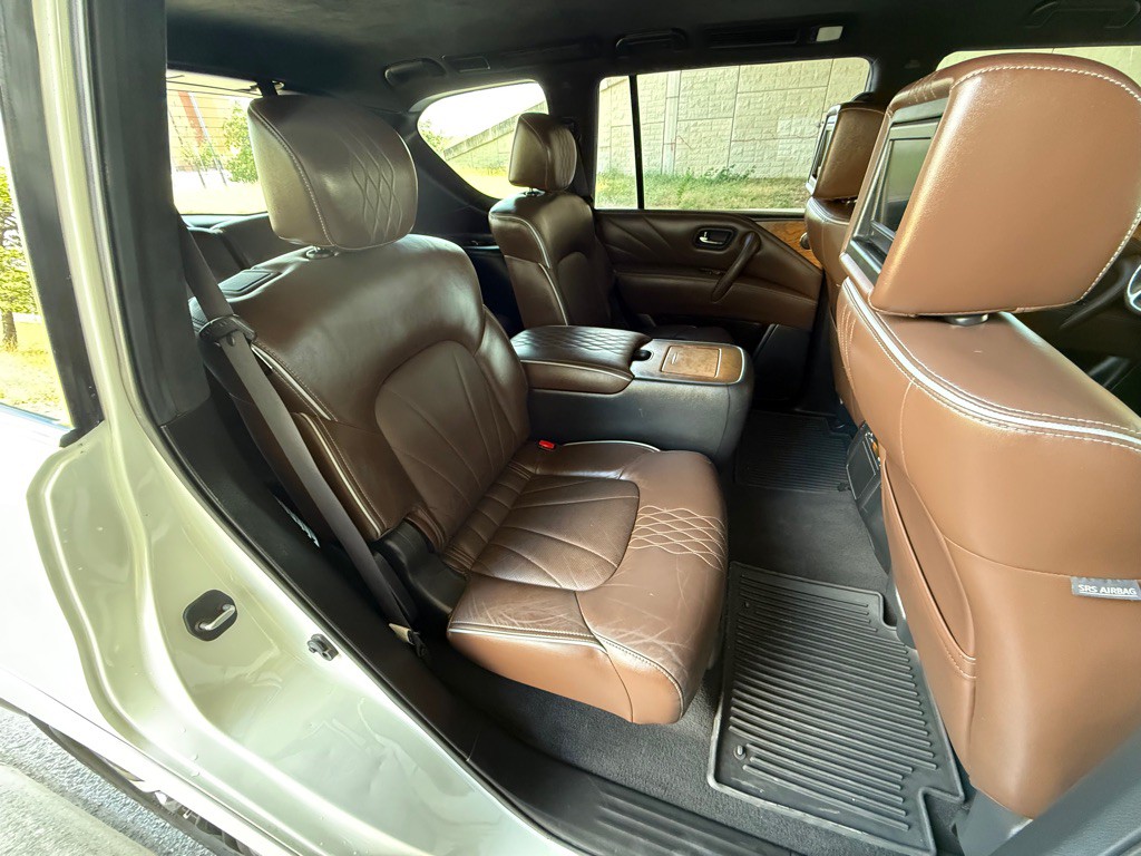 2016 INFINITI QX80 Image 17