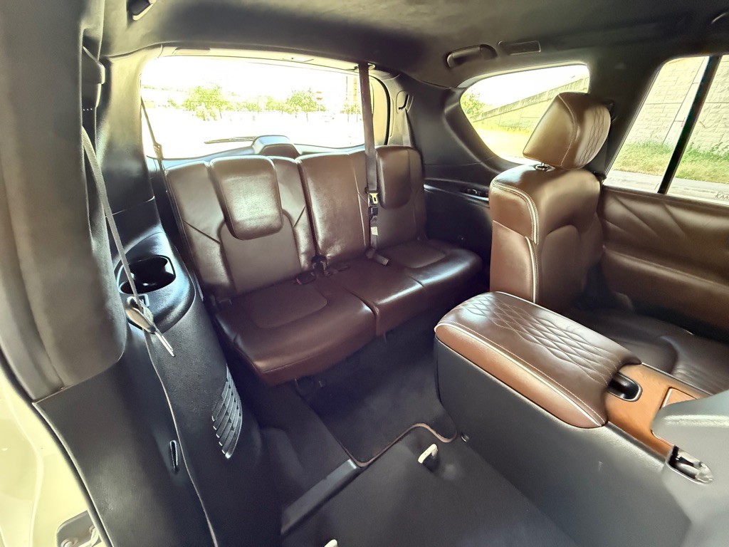 2016 INFINITI QX80 Image 18