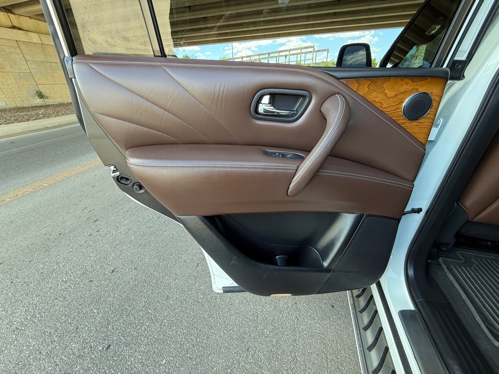 2016 INFINITI QX80 Image 22