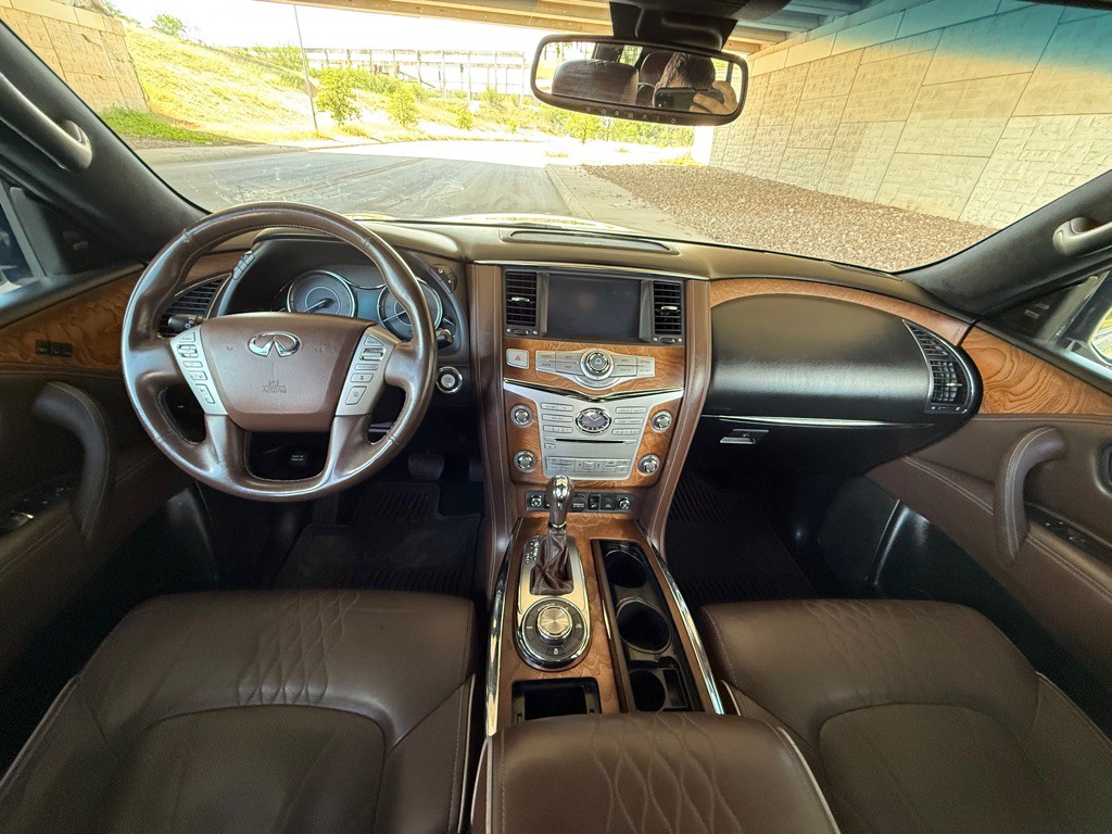 2016 INFINITI QX80 Image 25