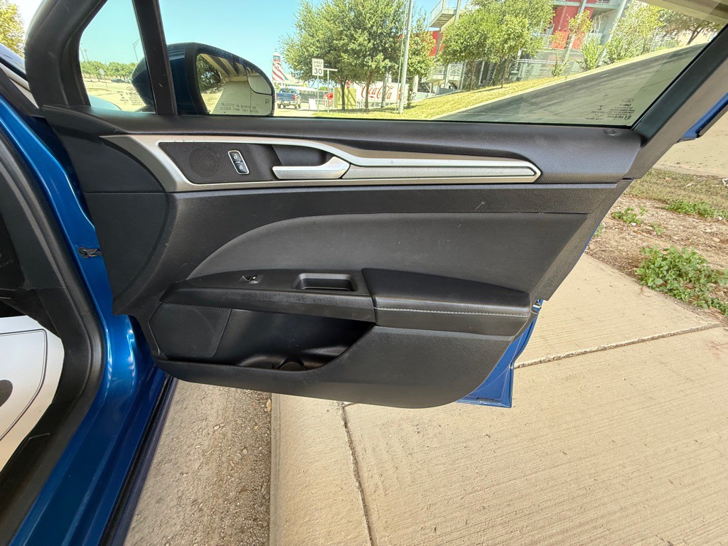 2018 Ford Fusion Image 12
