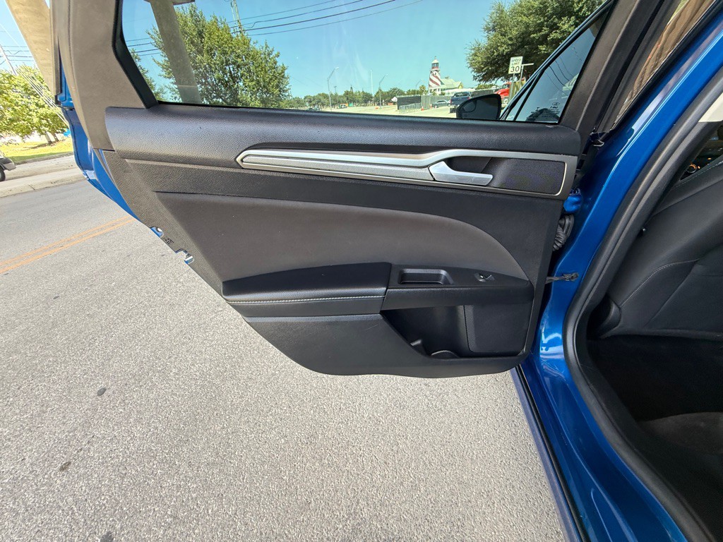 2018 Ford Fusion Image 18