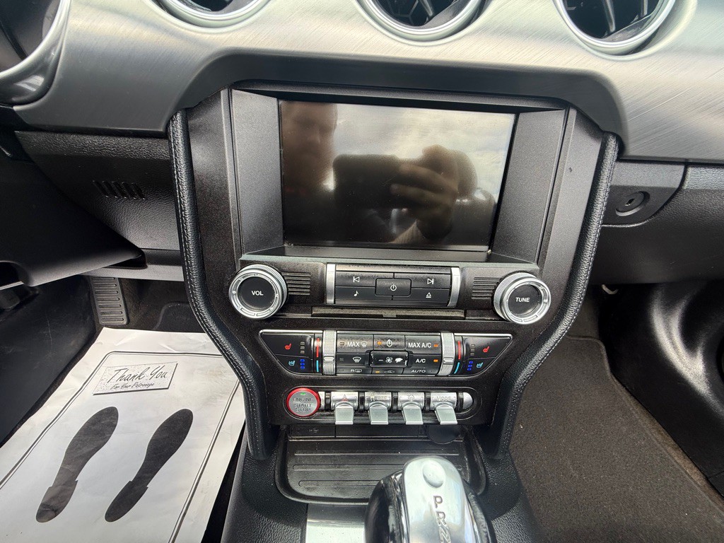 2018 Ford Mustang Image 25