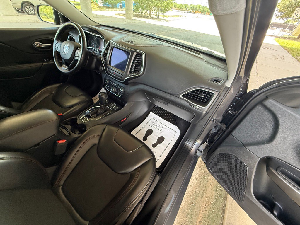 2020 Jeep Cherokee Image 13