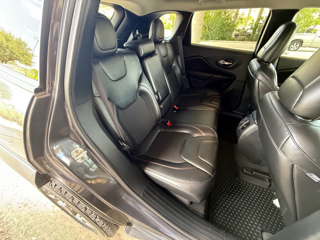 2020 Jeep Cherokee Image 17