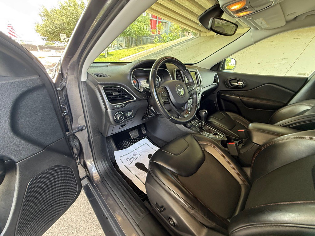 2020 Jeep Cherokee Image 25