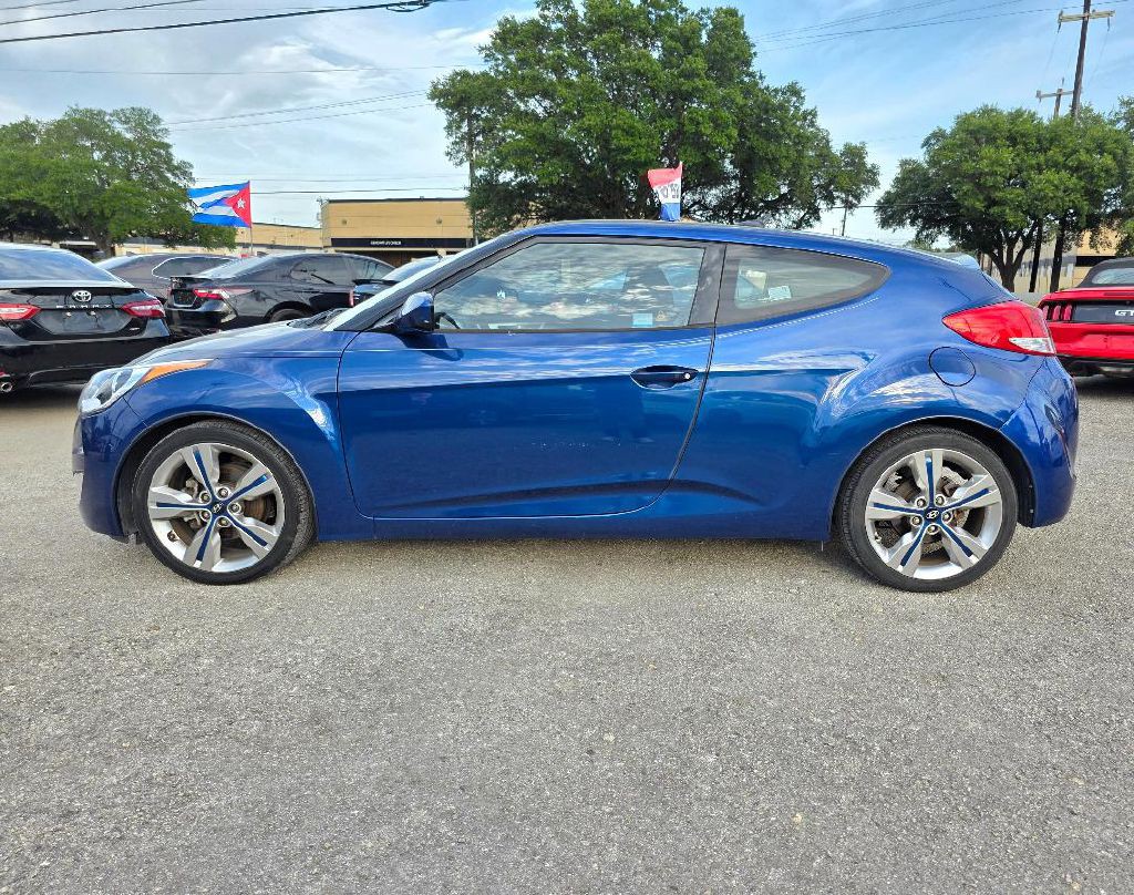 2017 Hyundai Veloster Image 7