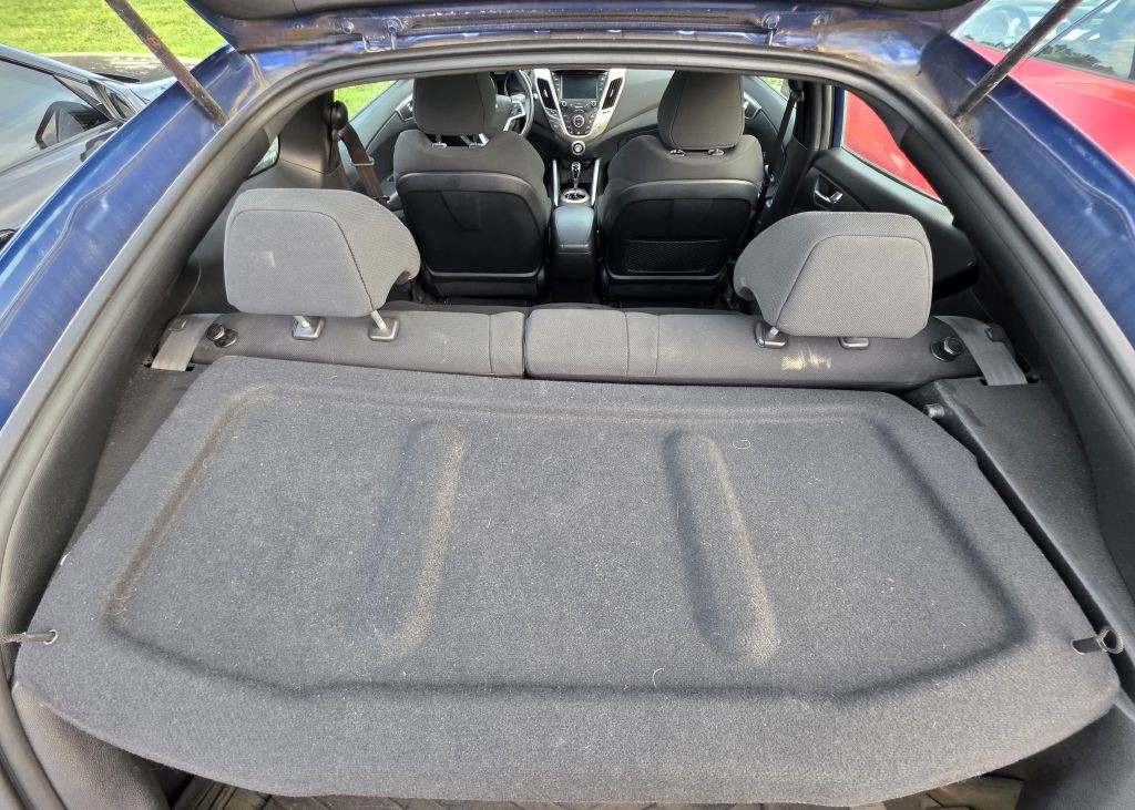 2017 Hyundai Veloster Image 10