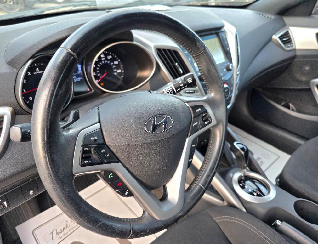 2017 Hyundai Veloster Image 19