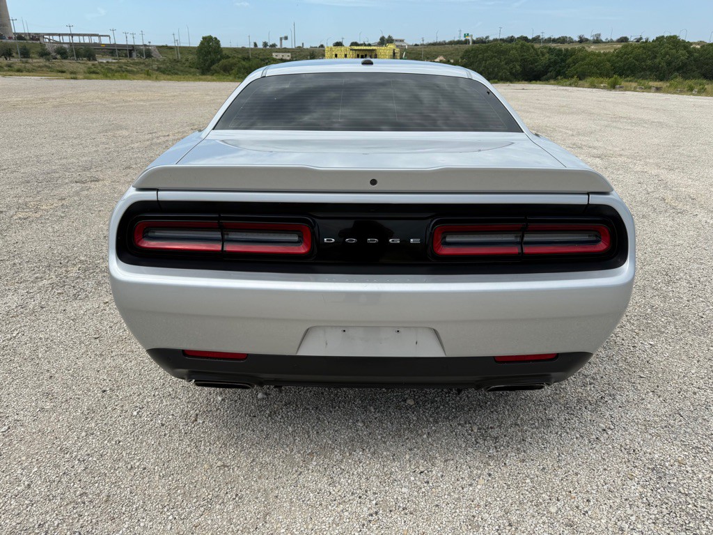 2021 Dodge Challenger Image 10