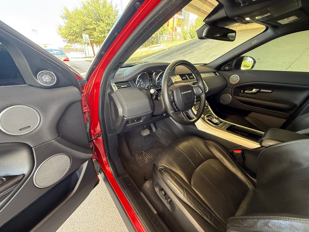 2016 Land Rover Range Rover Evoque Image 24