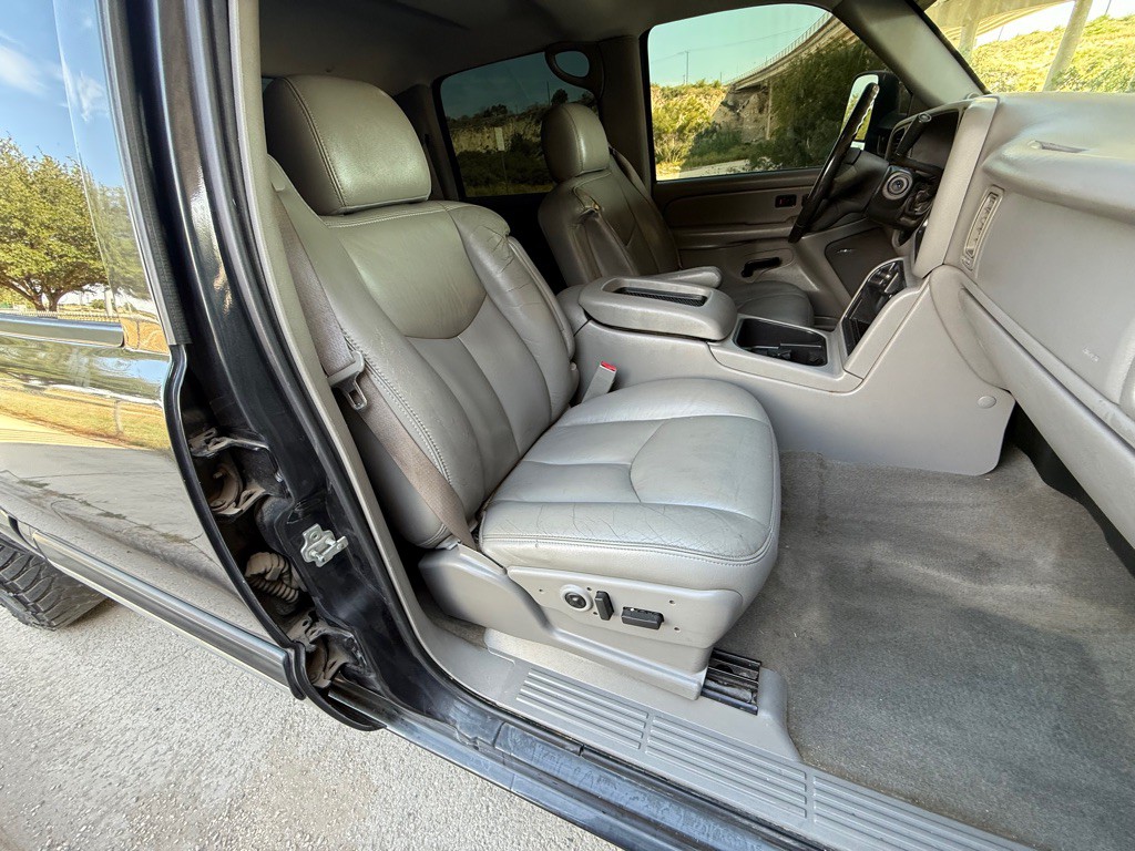 2005 Chevrolet Silverado 1500 Image 16