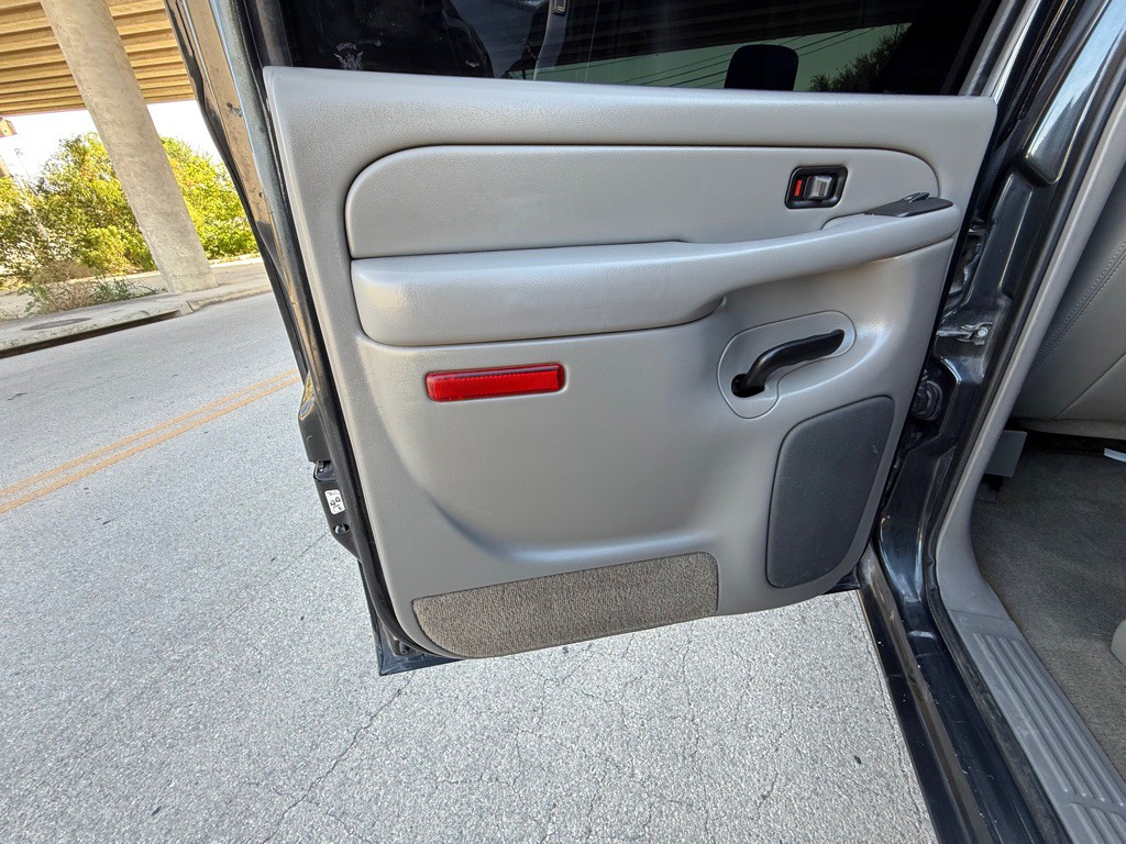2005 Chevrolet Silverado 1500 Image 20