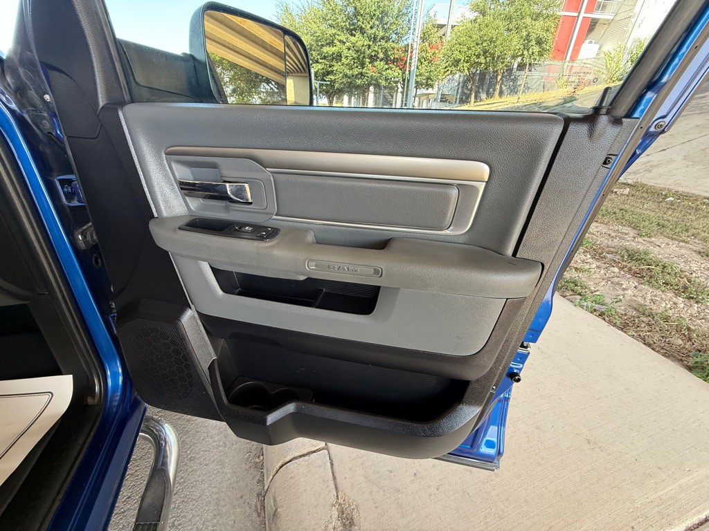 2016 RAM 1500 Image 12