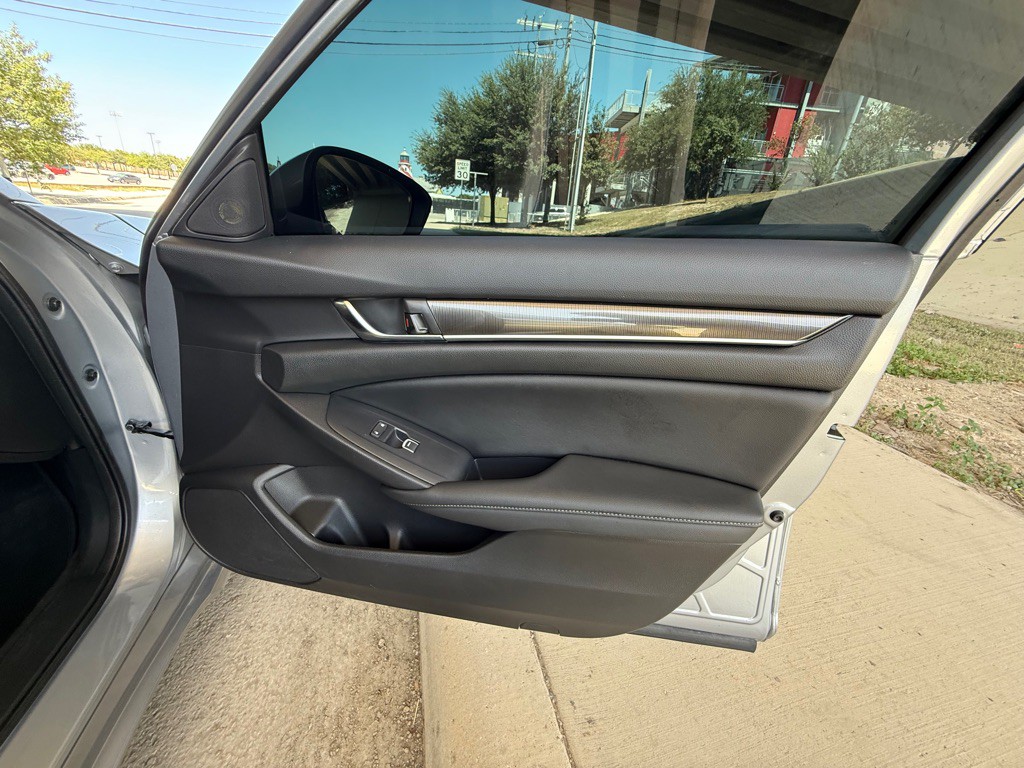 2020 Honda Accord Image 12