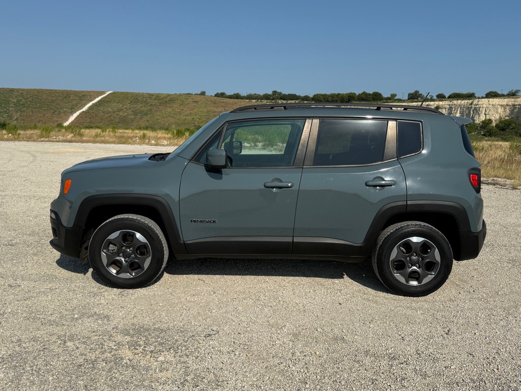 2016 Jeep Renegade Image 3