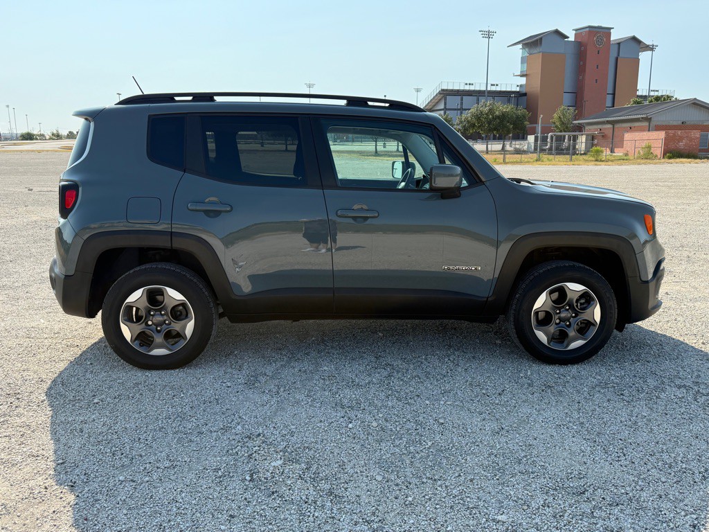 2016 Jeep Renegade Image 8