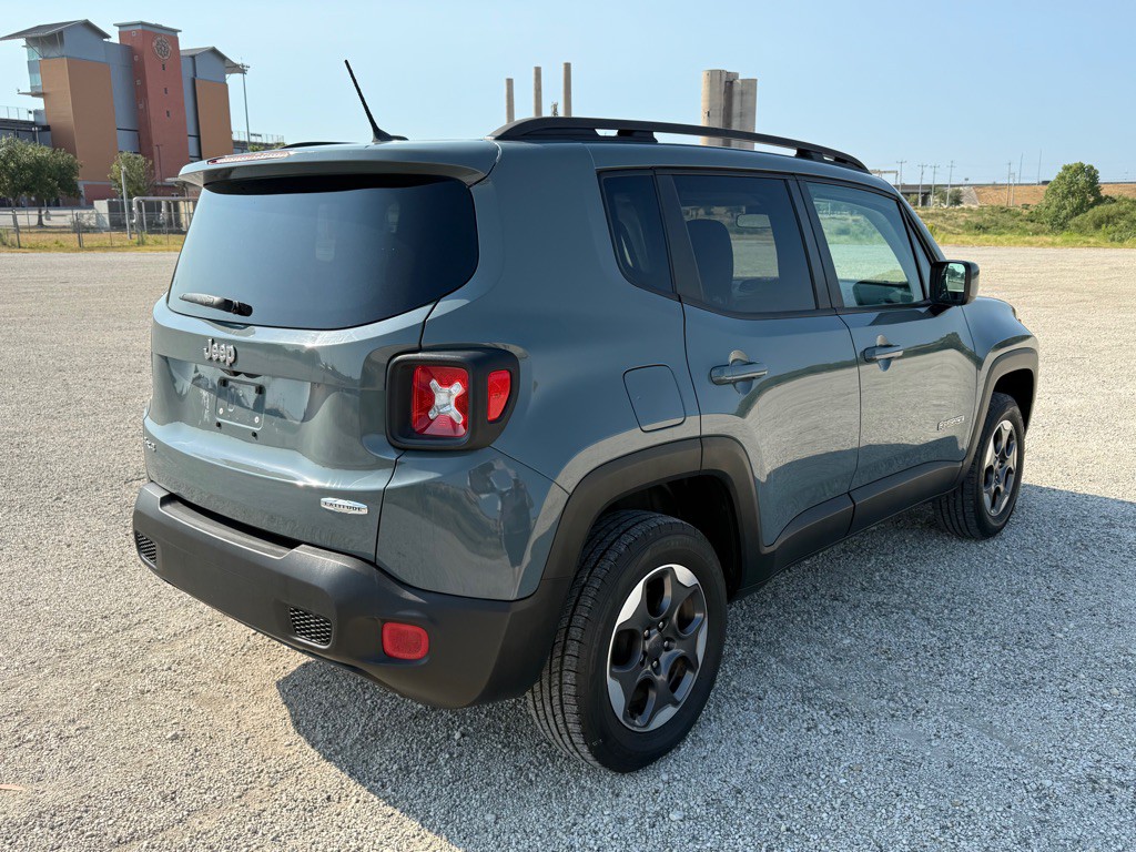 2016 Jeep Renegade Image 9