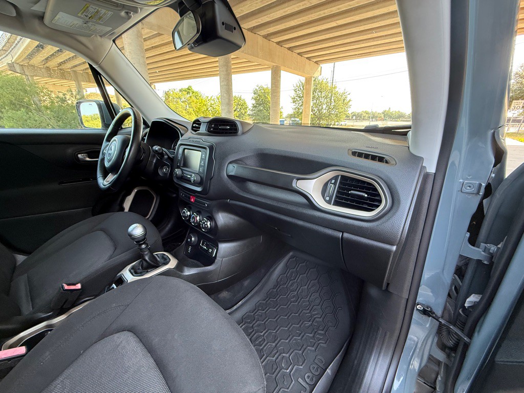 2016 Jeep Renegade Image 13