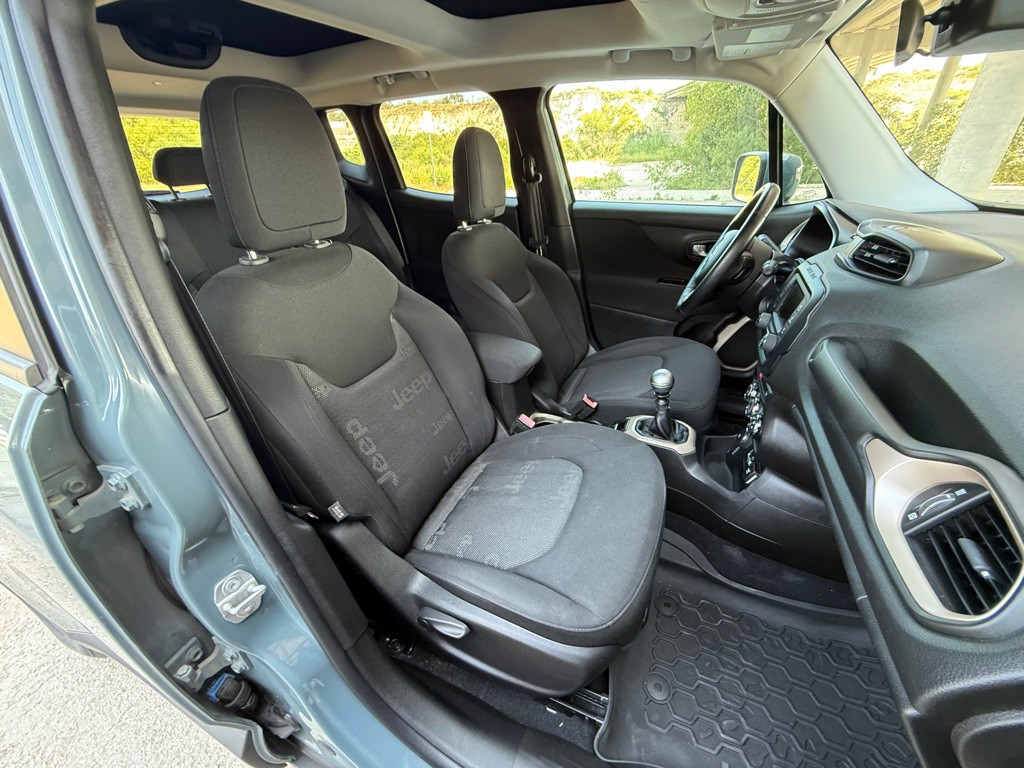 2016 Jeep Renegade Image 14