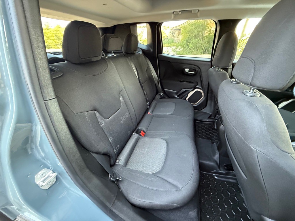 2016 Jeep Renegade Image 17