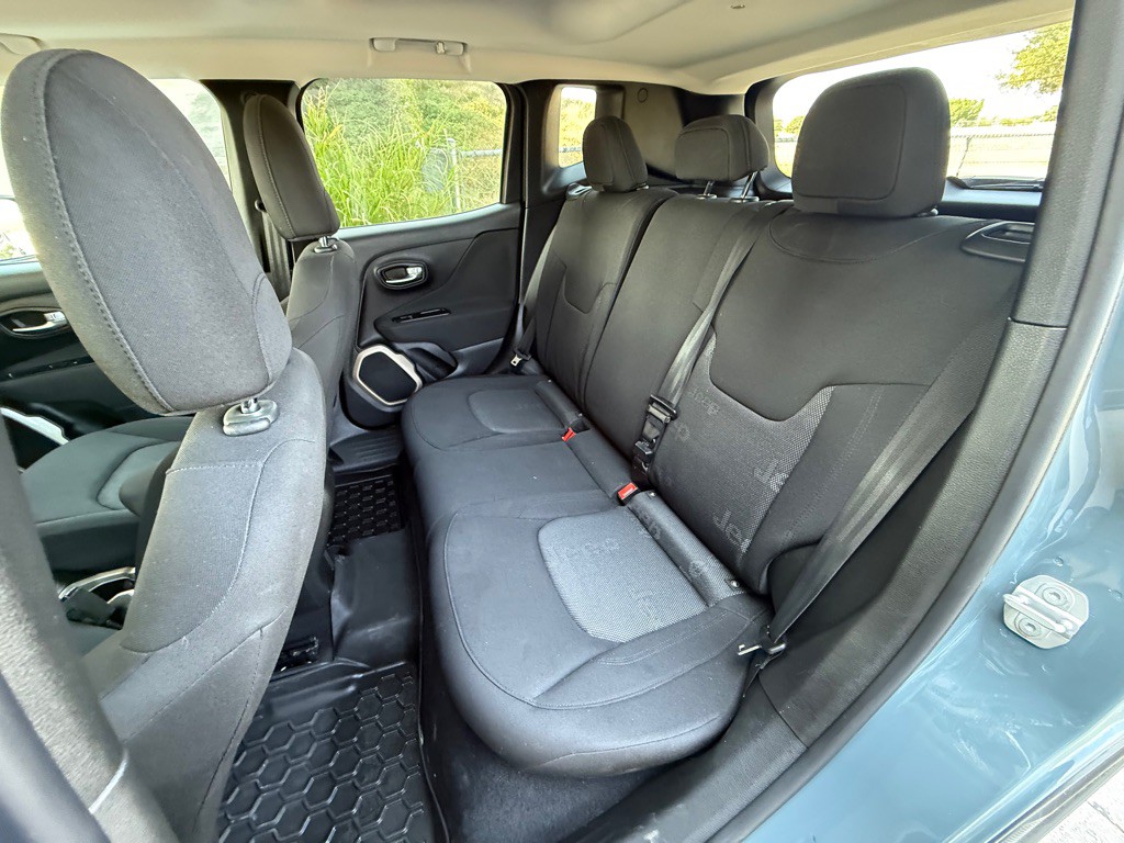2016 Jeep Renegade Image 21