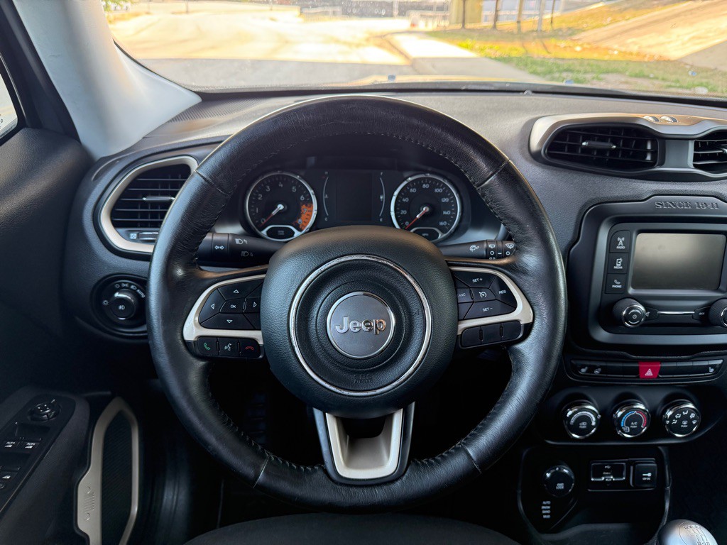 2016 Jeep Renegade Image 23