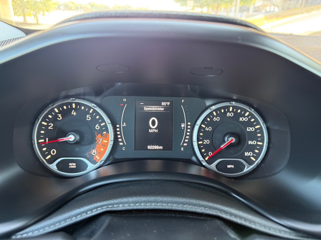 2016 Jeep Renegade Image 34